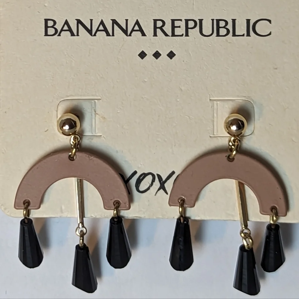 NWT Banana Republic Earrings gold tone backs post dangle black